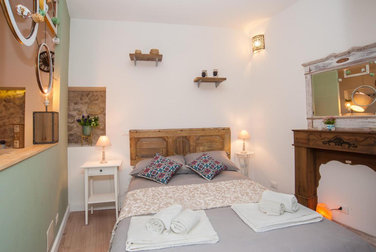 Homes4Holidays - Artistic Nest Syracuse Bagian luar foto